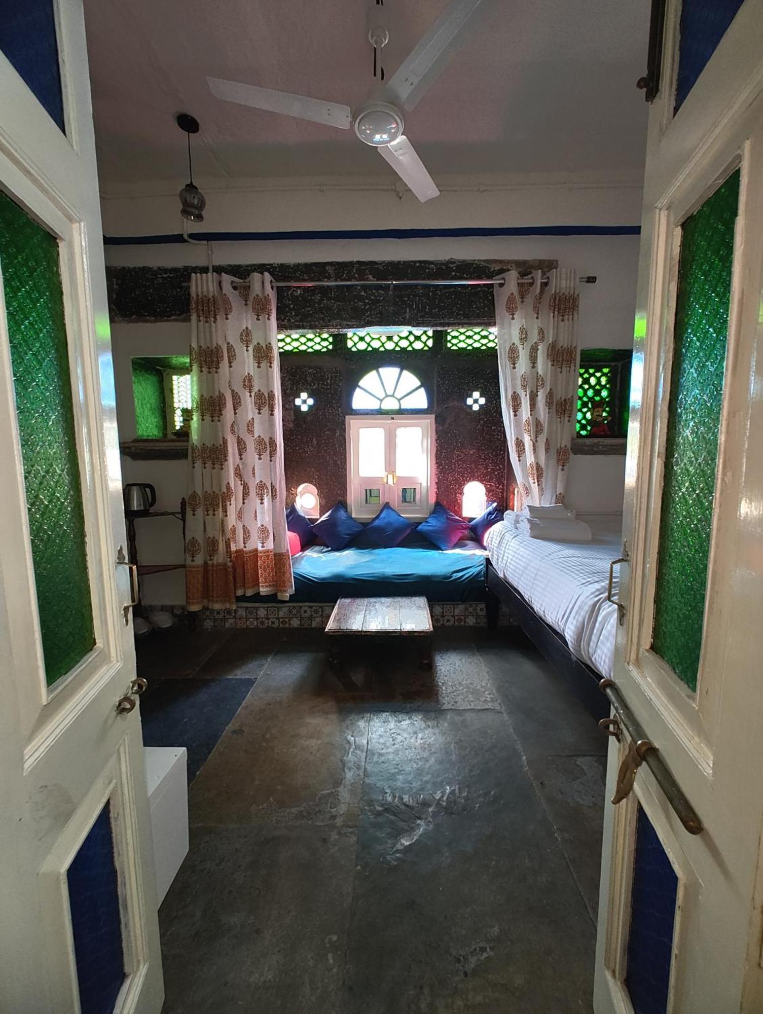 Barefoot Boutique Hotel Udaipur Oda fotoğraf